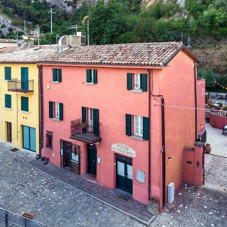 La Locanda Del Povero Diavolo Torriana Exteriör bild