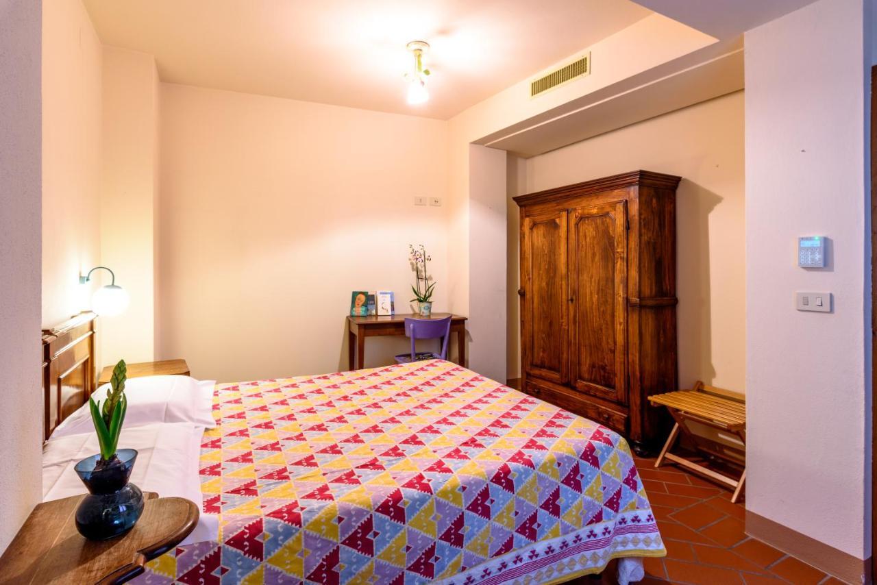 La Locanda Del Povero Diavolo Torriana Exteriör bild